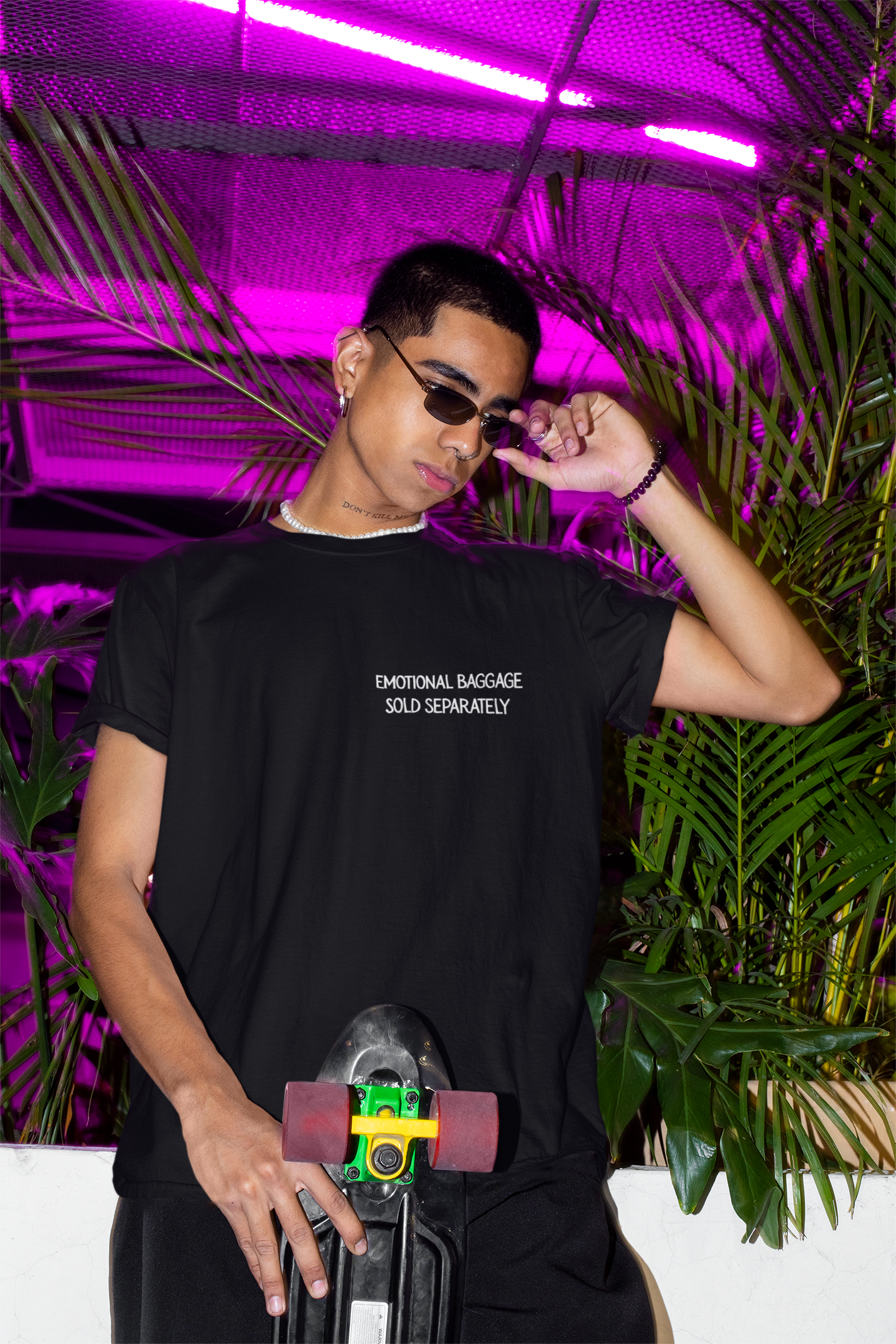 Luviquea - Catch Flights Not Feelings - T-shirt