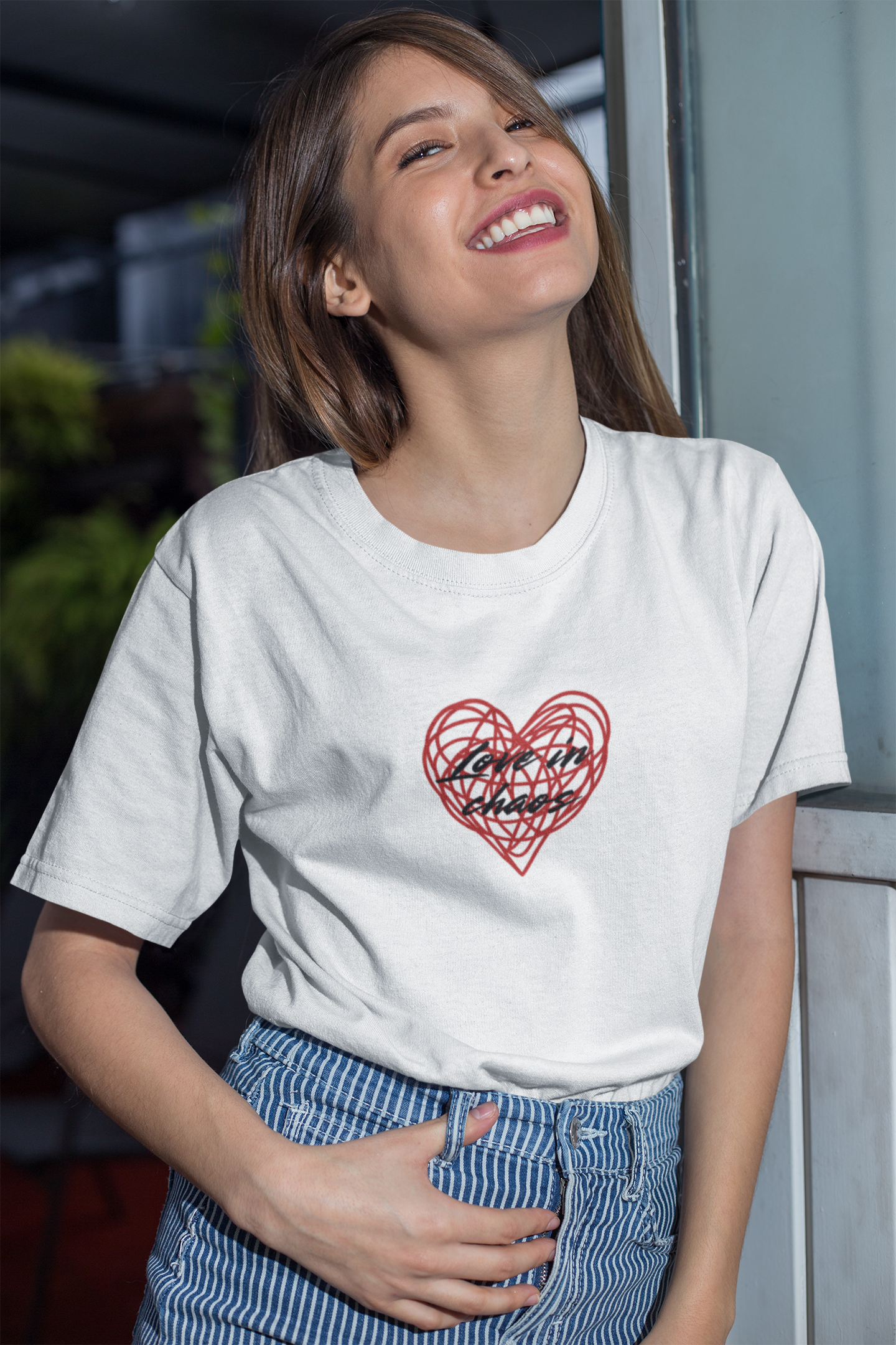 Luviquea - Love in Chaos - T-Shirt