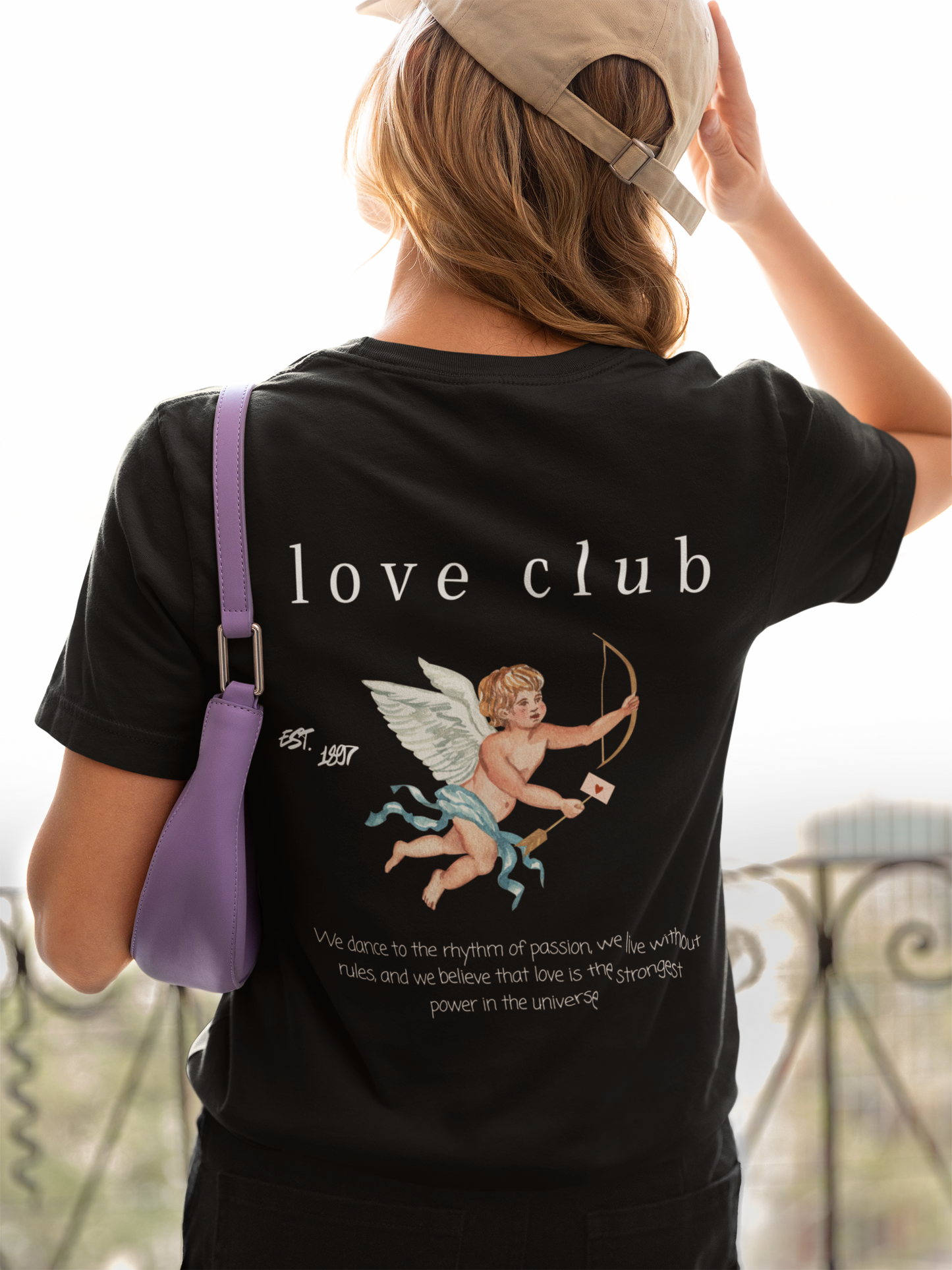 Luviquea - Love Club - T-Shirt