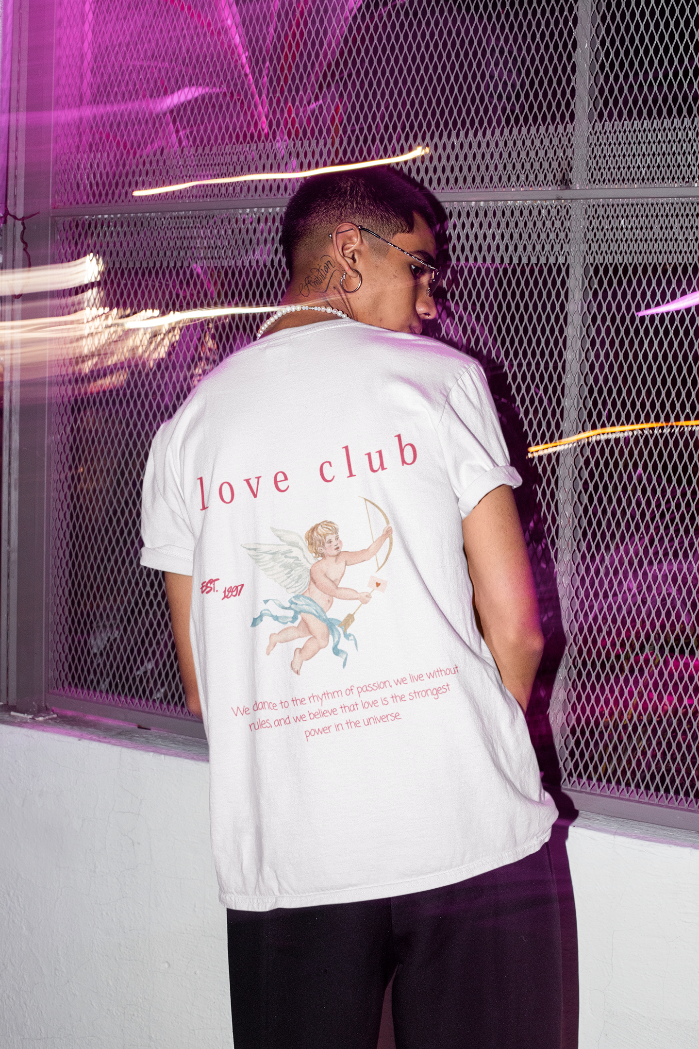 Luviquea - Love Club - T-Shirt